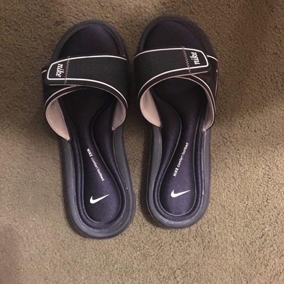 nike women's adjustable slides